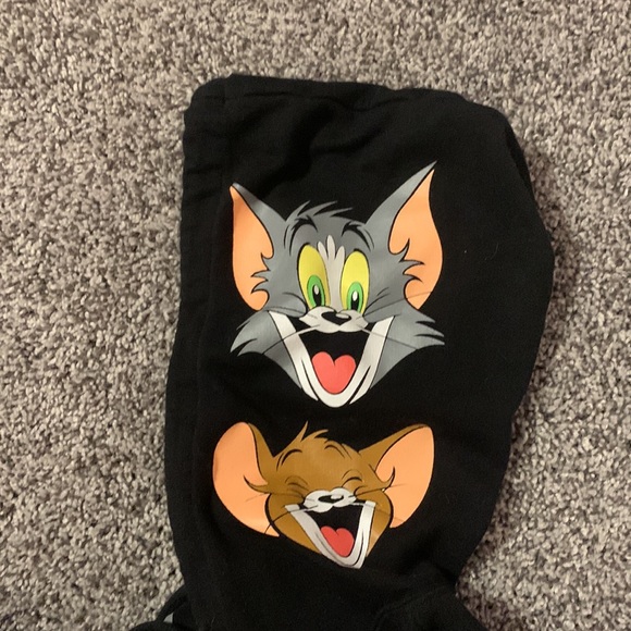 Tom and Jerry black hoodie - Picture 2 of 3